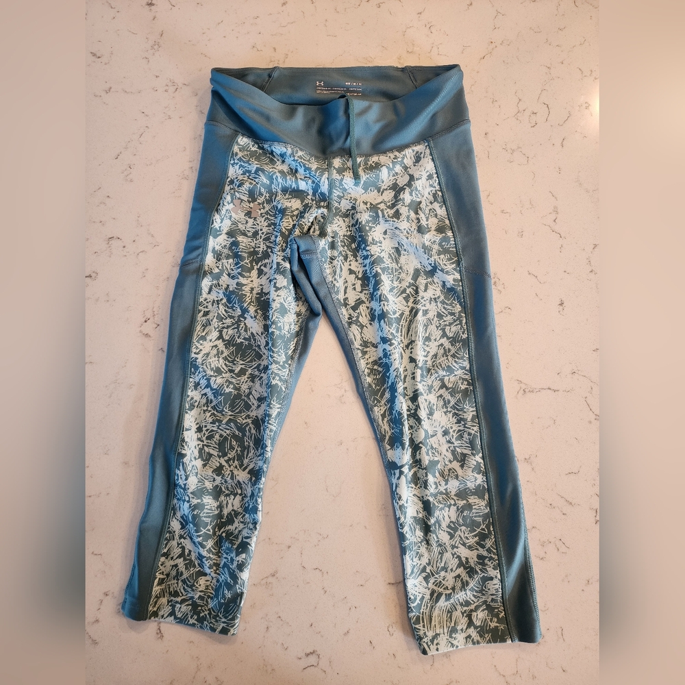Under Armour HeatGear Compression Capri Leggings | Size M | Blue & White Print